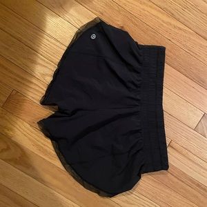 Lululemon ANEW SHORT *4"
COLOR: BLACK
SIZE 4